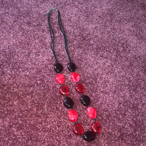 Gorgeous Necklace - Picture 2 of 6